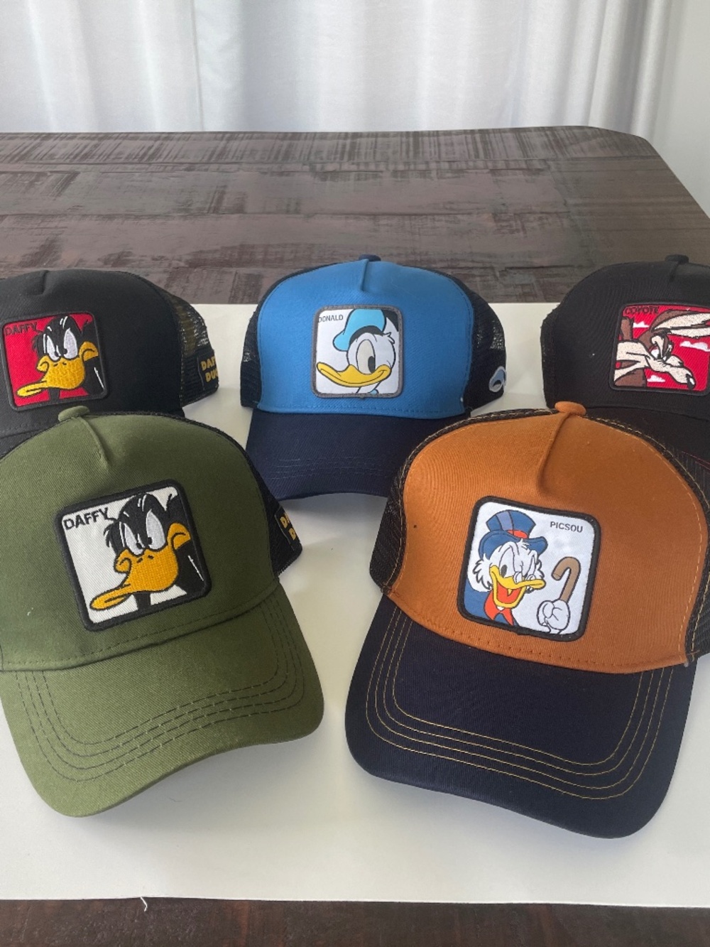 🧢NEW! CAPSLAB Disney & Looney Tunes trucker snapback hats.